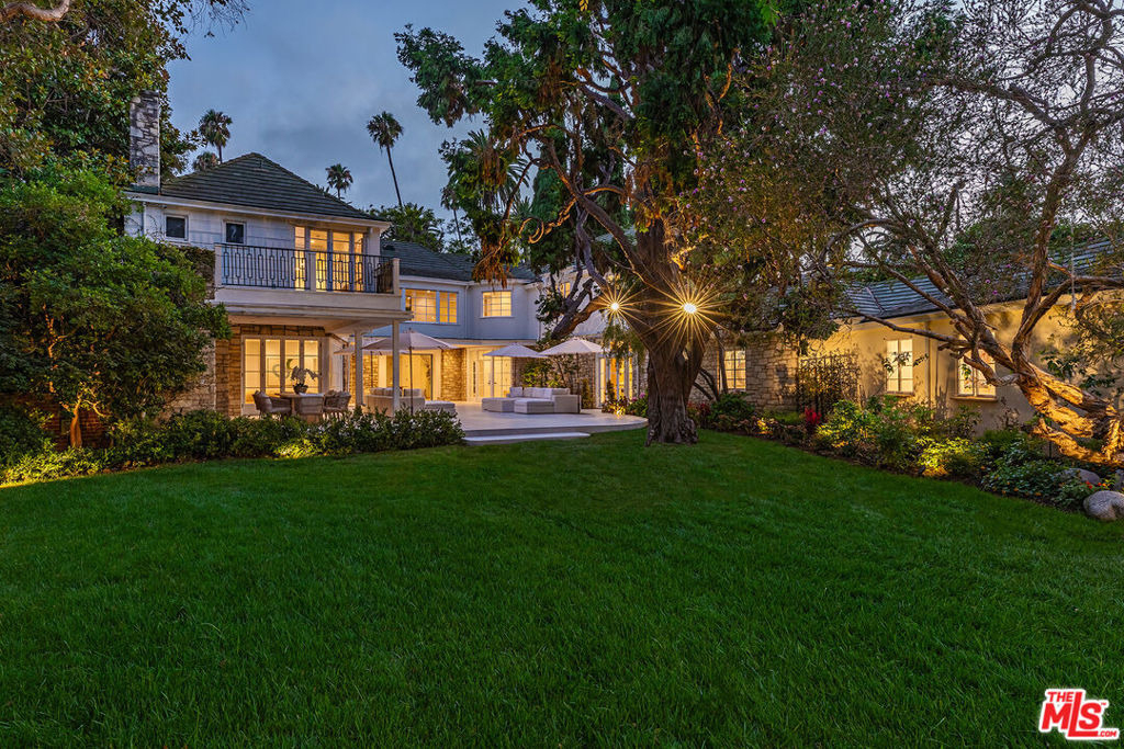 702 N Beverly Drive - Photo 2