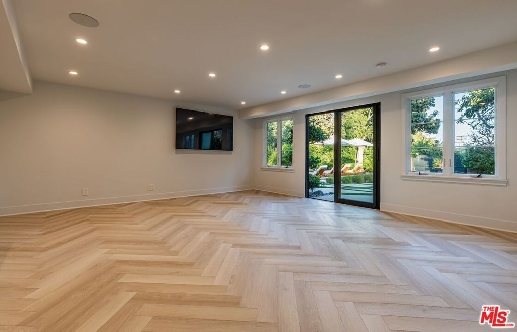 702 N Beverly Drive - Photo 46