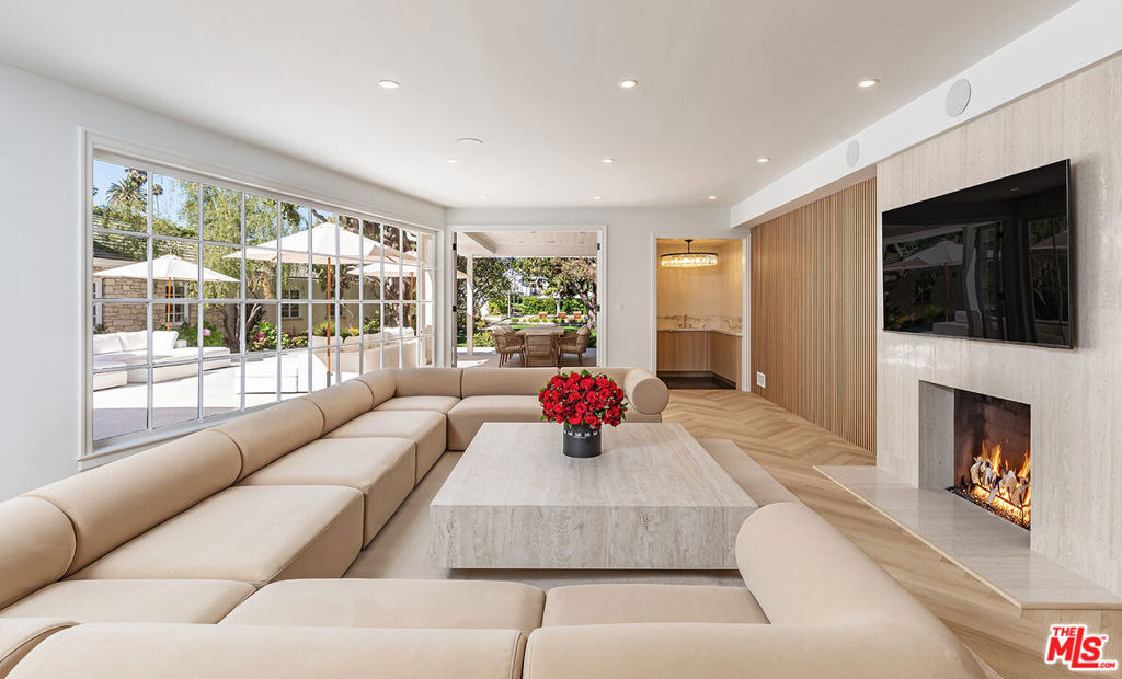 702 N Beverly Drive - Photo 17