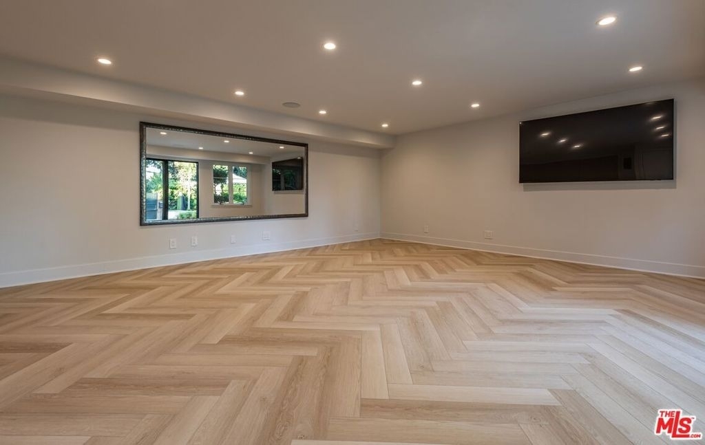 702 N Beverly Drive - Photo 45
