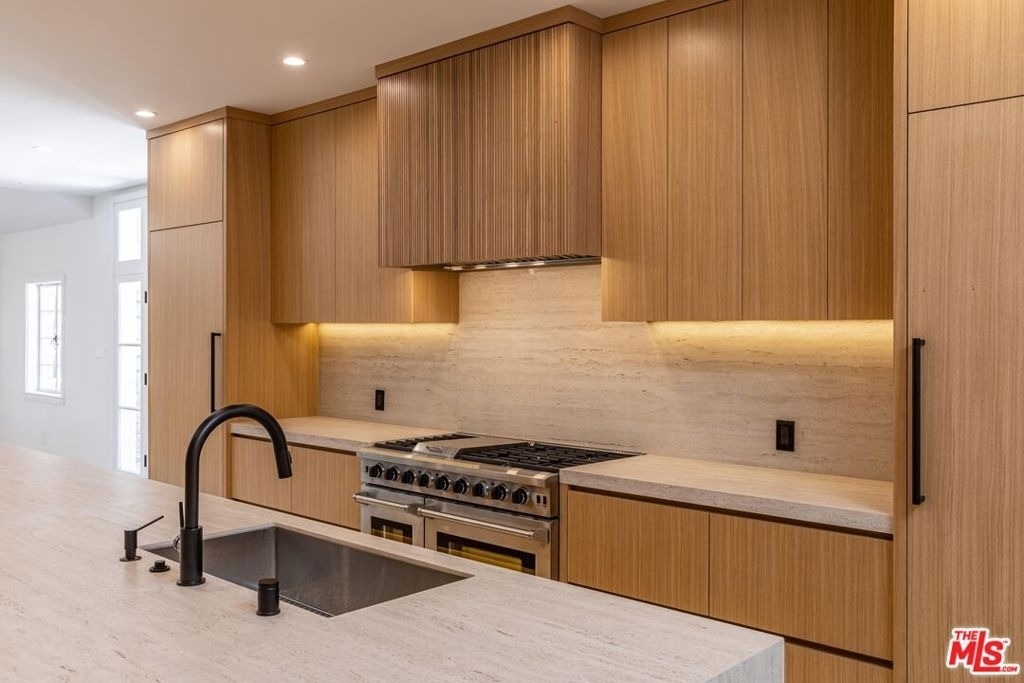 702 N Beverly Drive - Photo 13