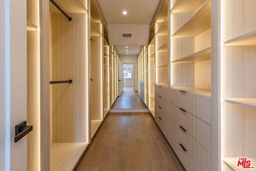 702 N Beverly Drive - Photo 29
