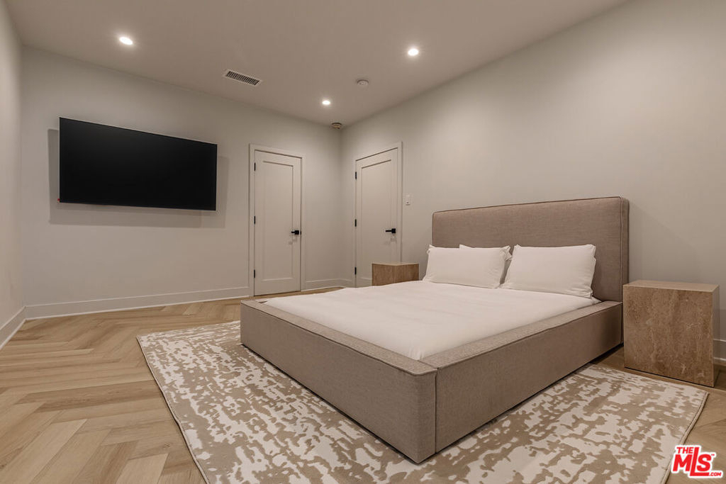 702 N Beverly Drive - Photo 42