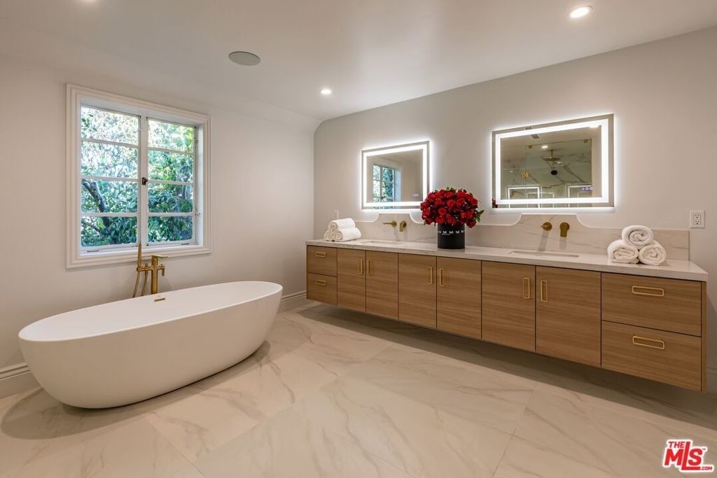 702 N Beverly Drive - Photo 27