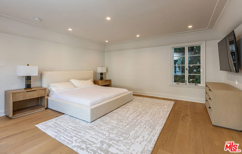 702 N Beverly Drive - Photo 33