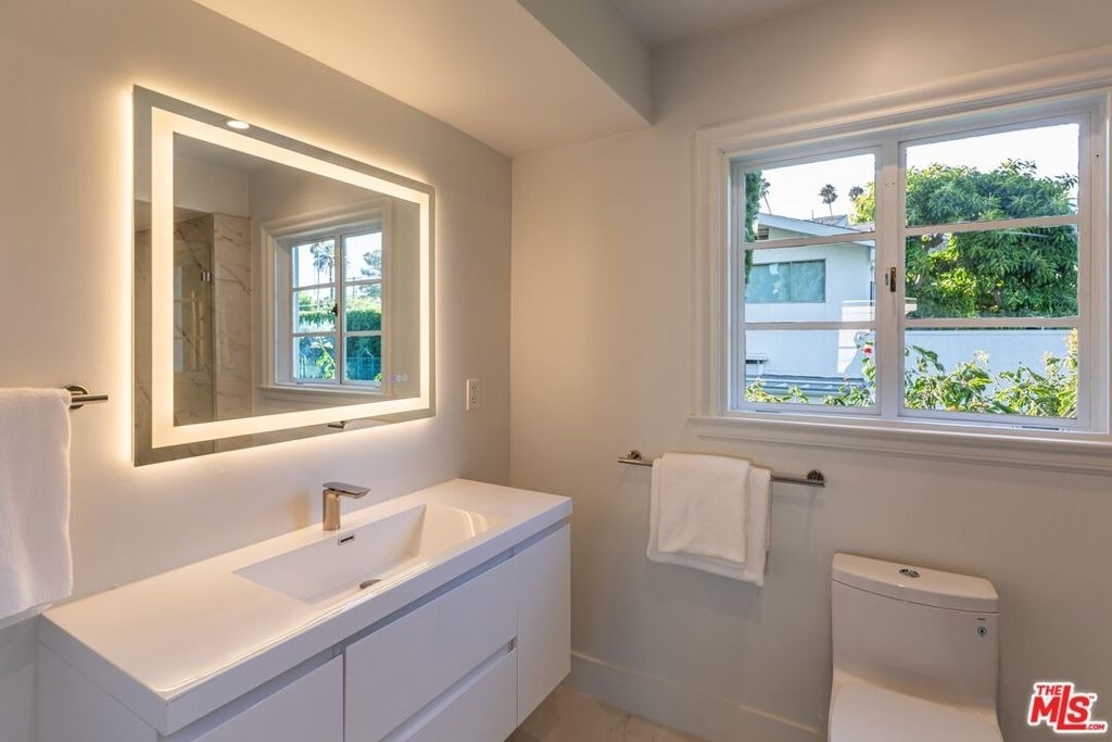 702 N Beverly Drive - Photo 36