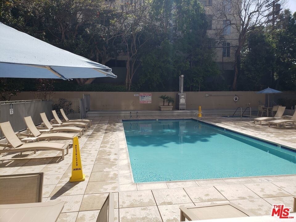 10450 Wilshire - Photo 17
