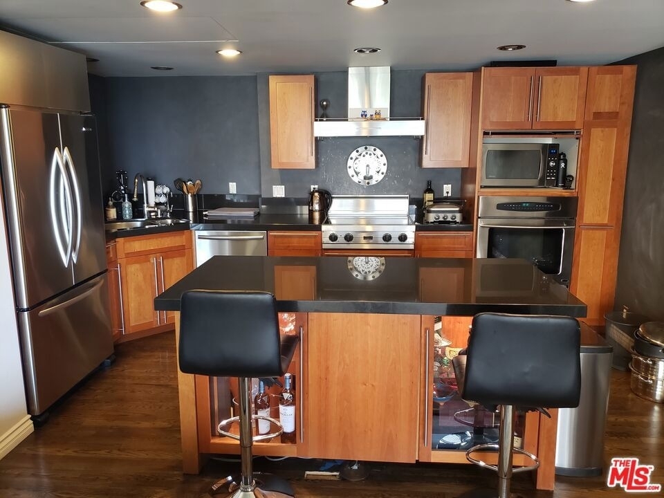 10450 Wilshire - Photo 1