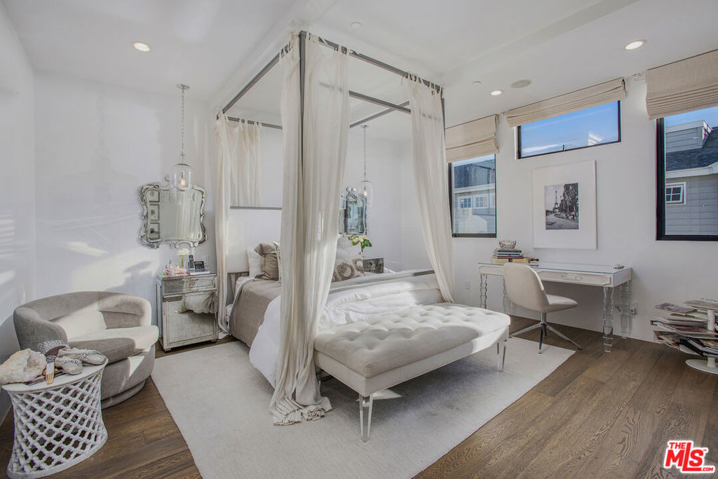 2105 E Balboa Boulevard - Photo 28