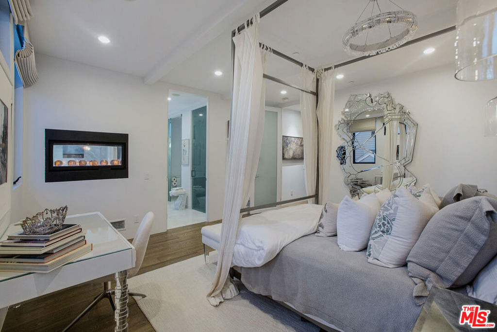 2105 E Balboa Boulevard - Photo 30