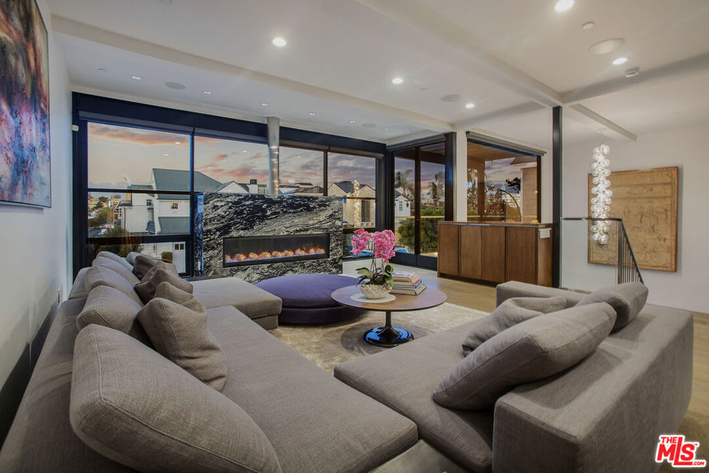 2105 E Balboa Boulevard - Photo 8