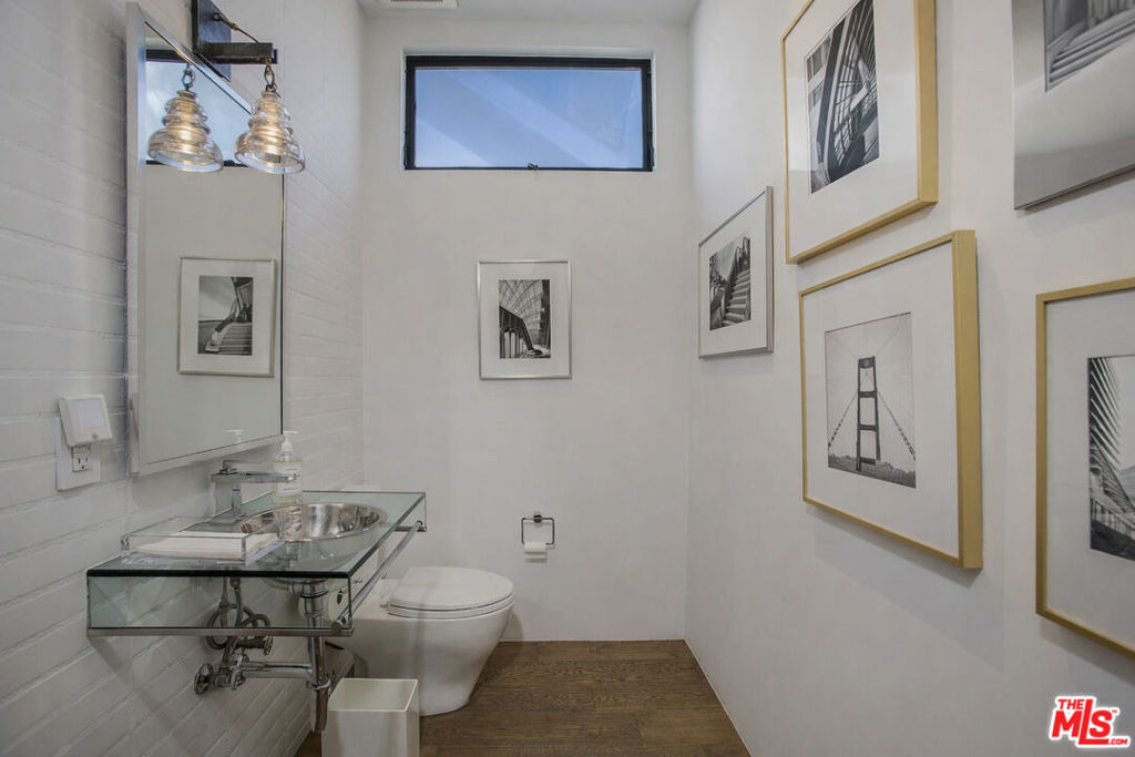 2105 E Balboa Boulevard - Photo 39