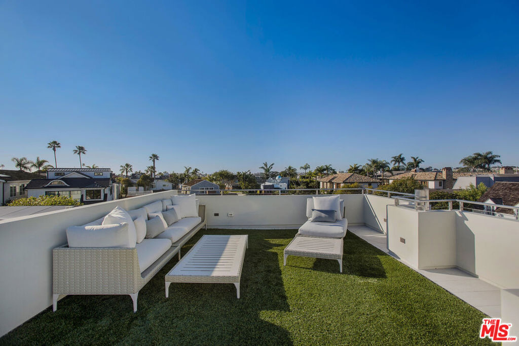 2105 E Balboa Boulevard - Photo 38