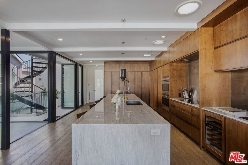 2105 E Balboa Boulevard - Photo 20