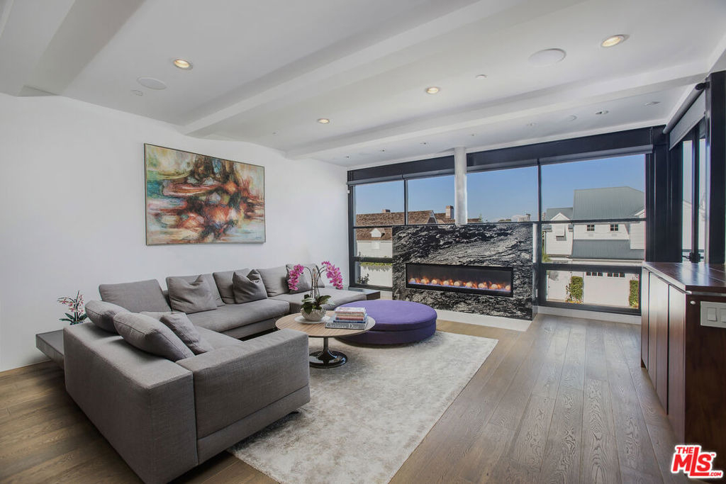 2105 E Balboa Boulevard - Photo 7