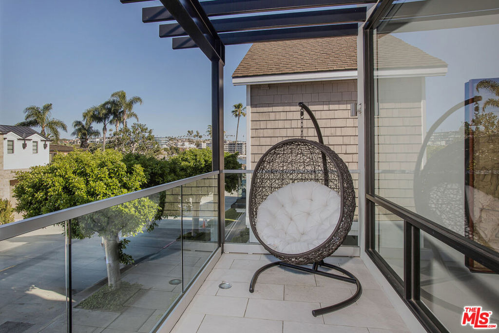 2105 E Balboa Boulevard - Photo 27