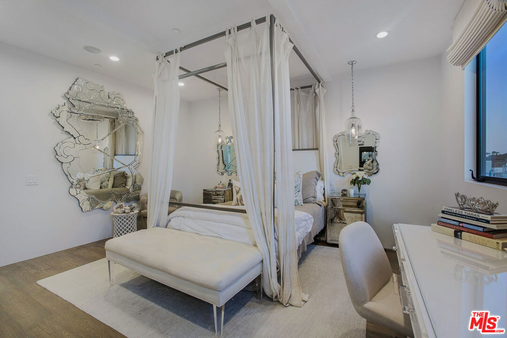 2105 E Balboa Boulevard - Photo 29
