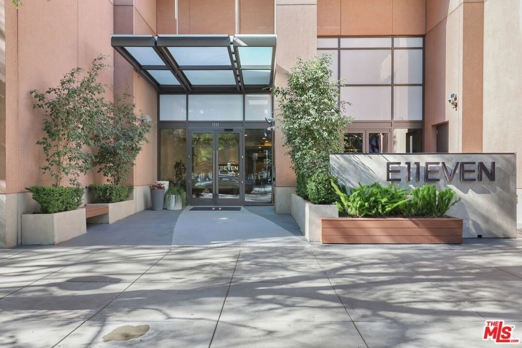 1111 S Grand Avenue - Photo 2