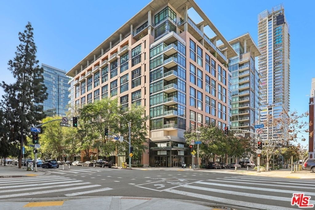1111 S Grand Avenue - Photo 1