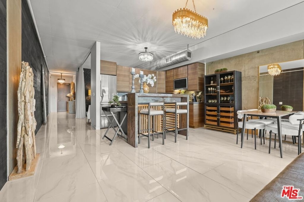1111 S Grand Avenue - Photo 18
