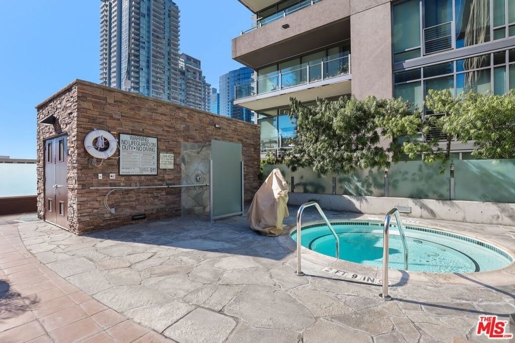 1111 S Grand Avenue - Photo 35
