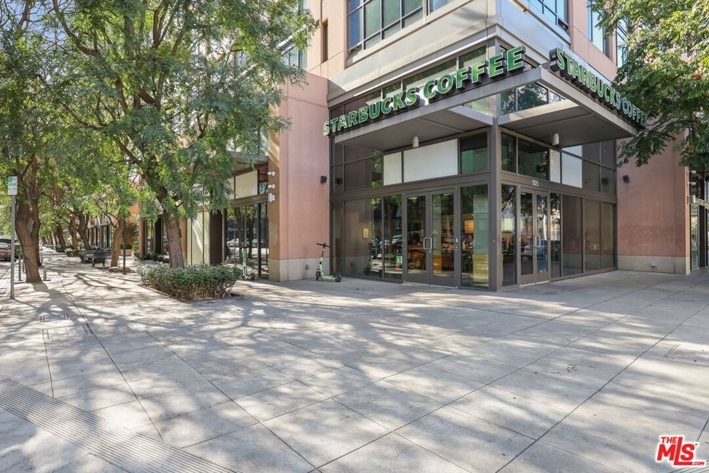 1111 S Grand Avenue - Photo 3