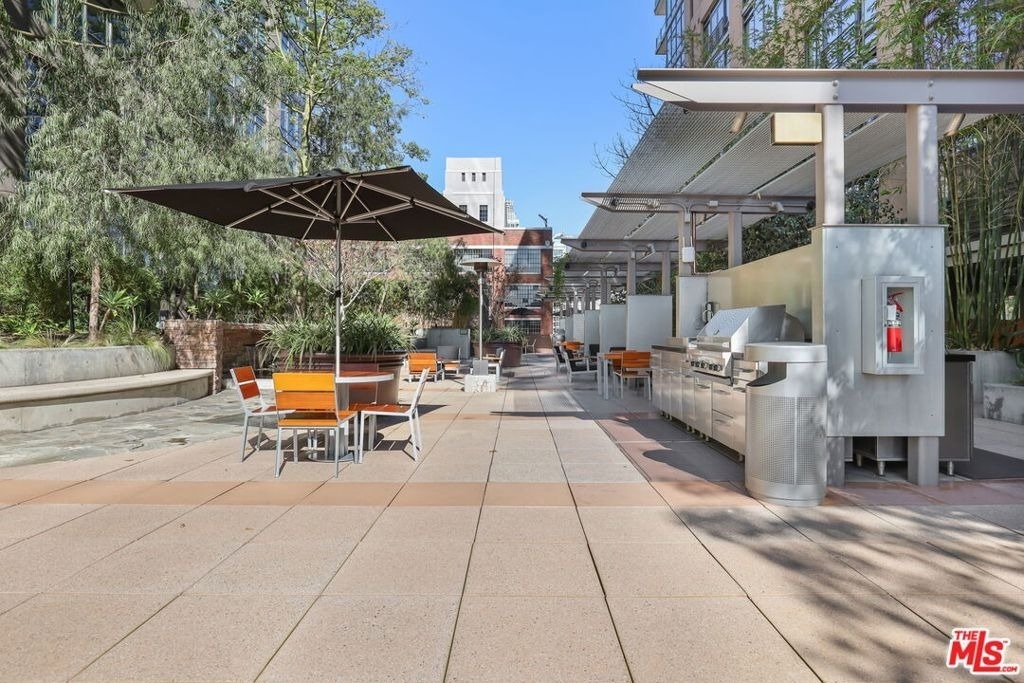 1111 S Grand Avenue - Photo 37