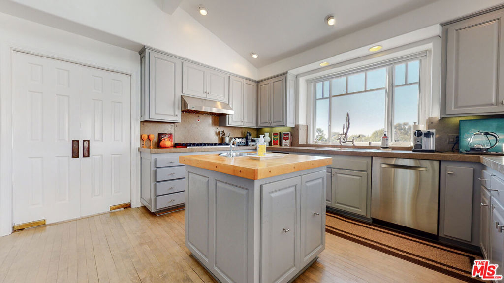 31844 Seafield Drive - Photo 12