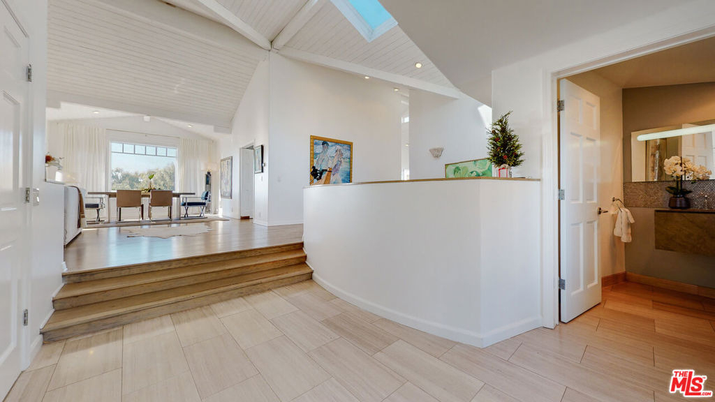 31844 Seafield Drive - Photo 2