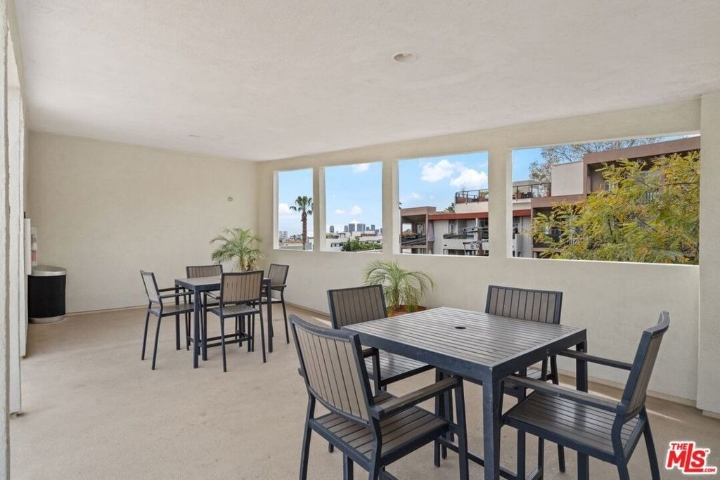 960 Larrabee Street - Photo 20