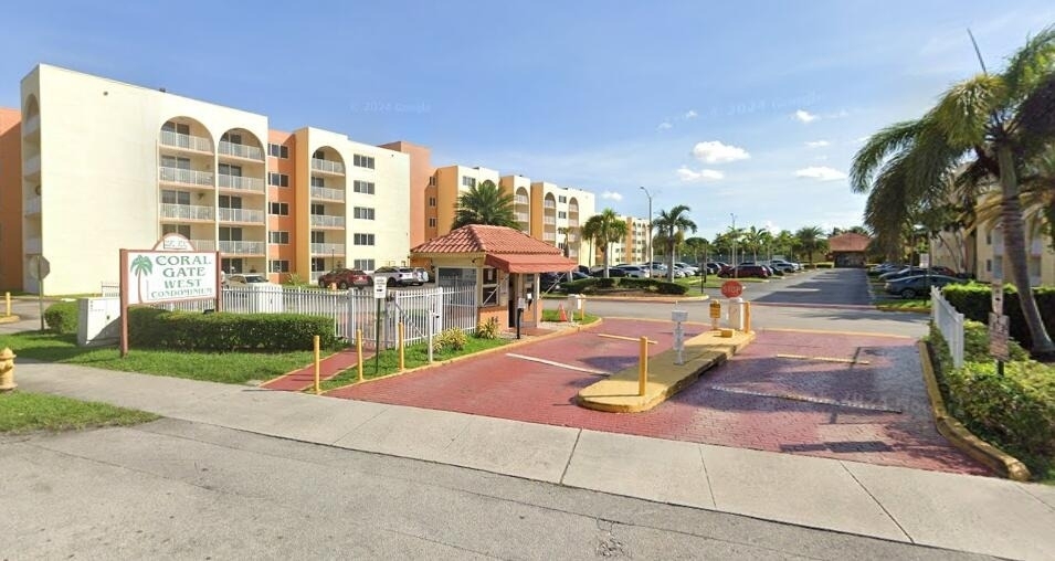 7000 Nw 186th Street - Photo 0