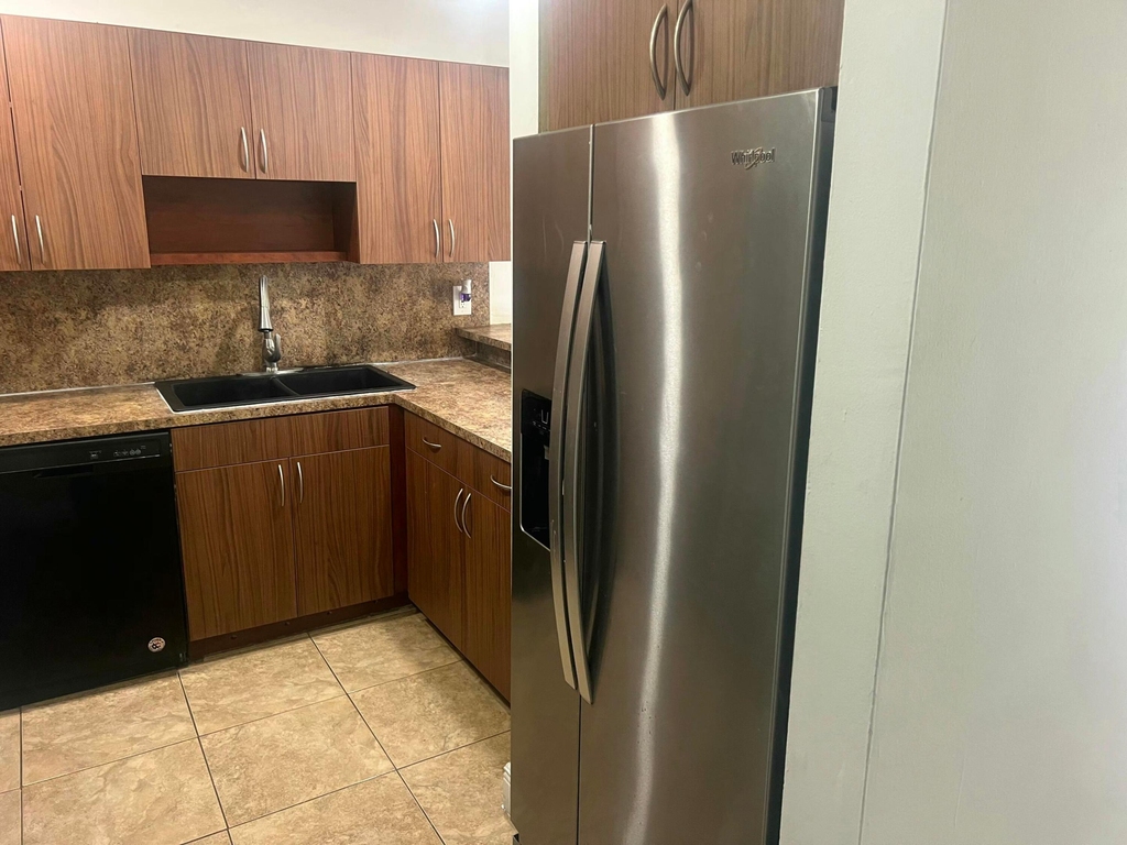 7000 Nw 186th Street - Photo 24
