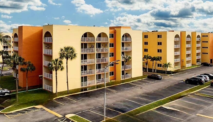 7000 Nw 186th Street - Photo 9