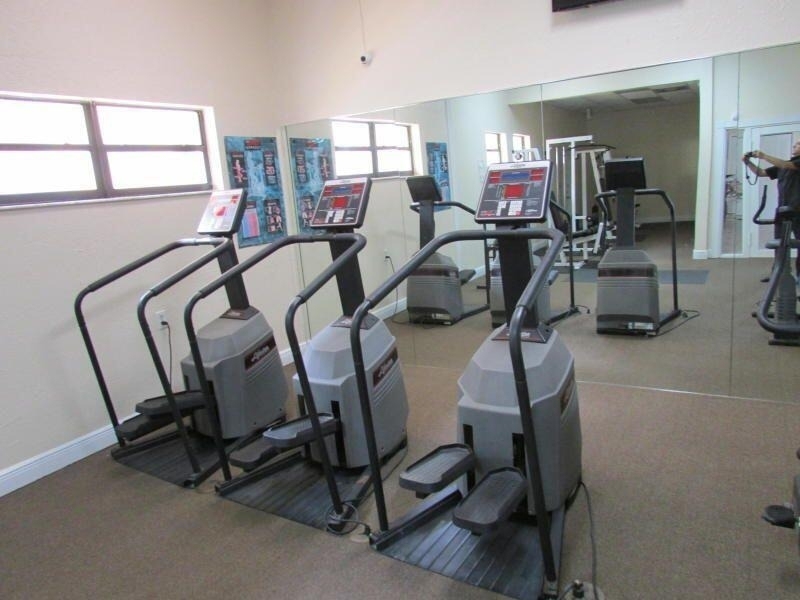7000 Nw 186th Street - Photo 4
