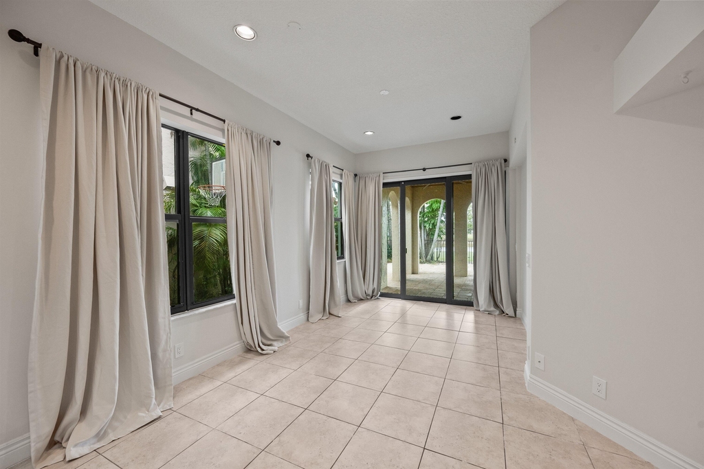 2055 Regents Boulevard - Photo 13