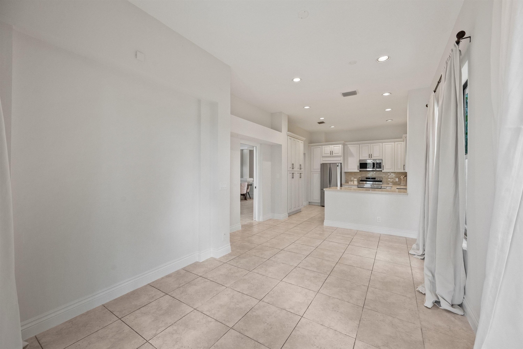 2055 Regents Boulevard - Photo 12