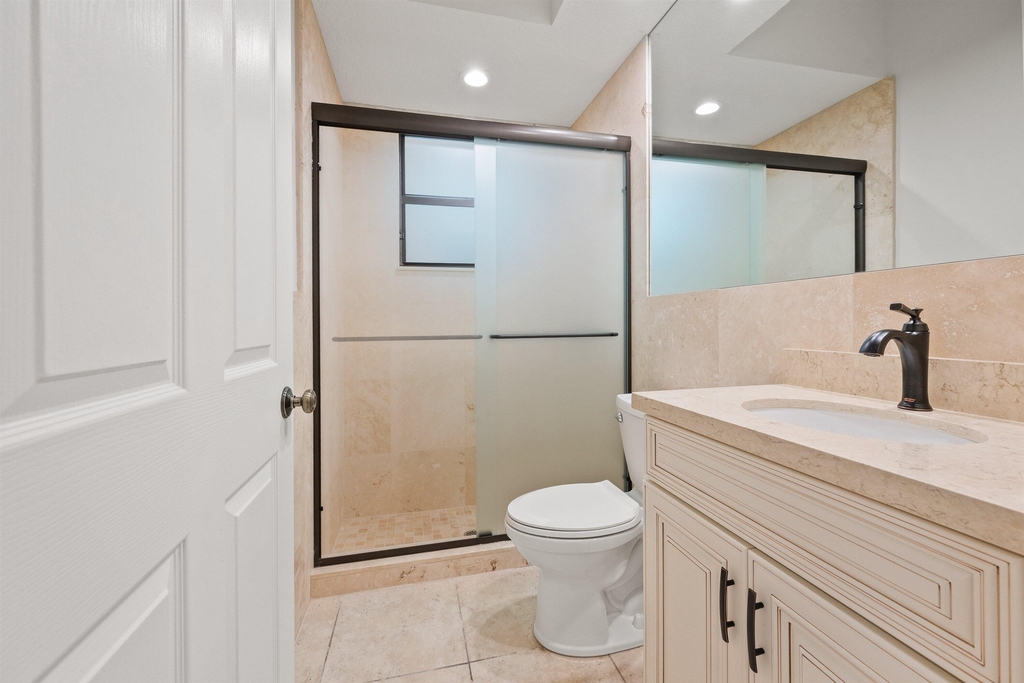 2055 Regents Boulevard - Photo 22