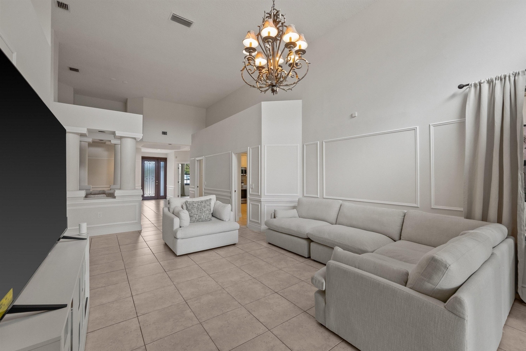 2055 Regents Boulevard - Photo 6