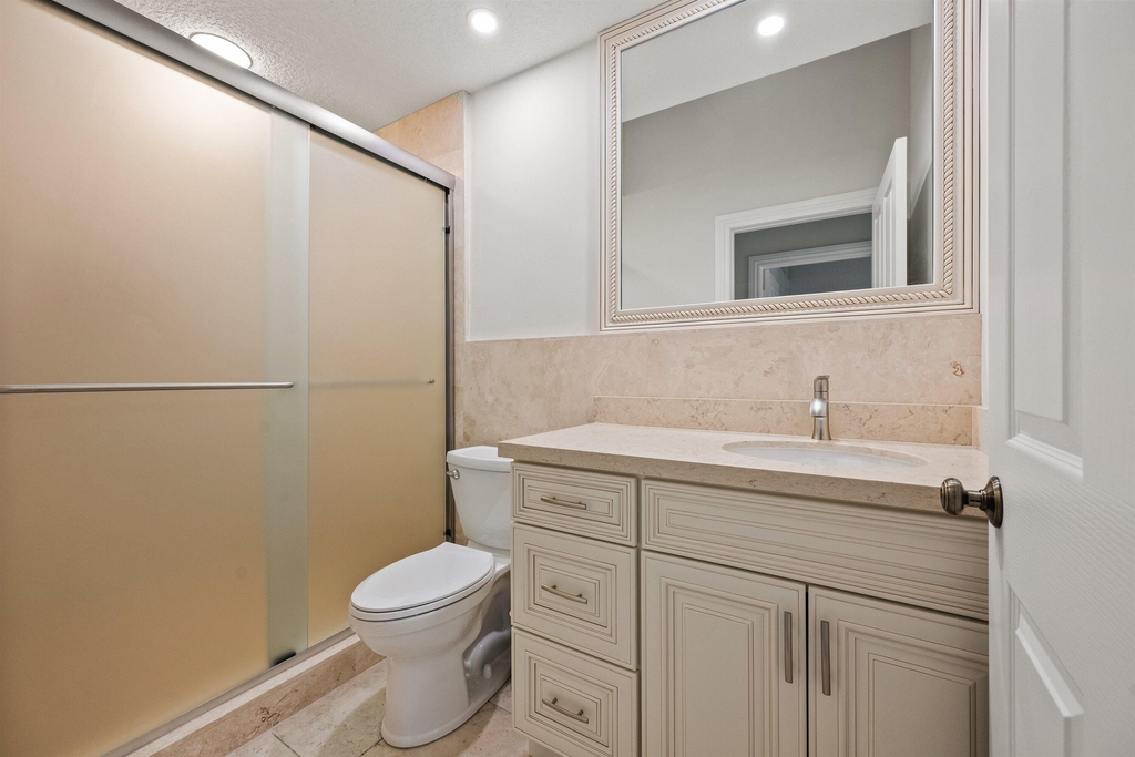 2055 Regents Boulevard - Photo 20