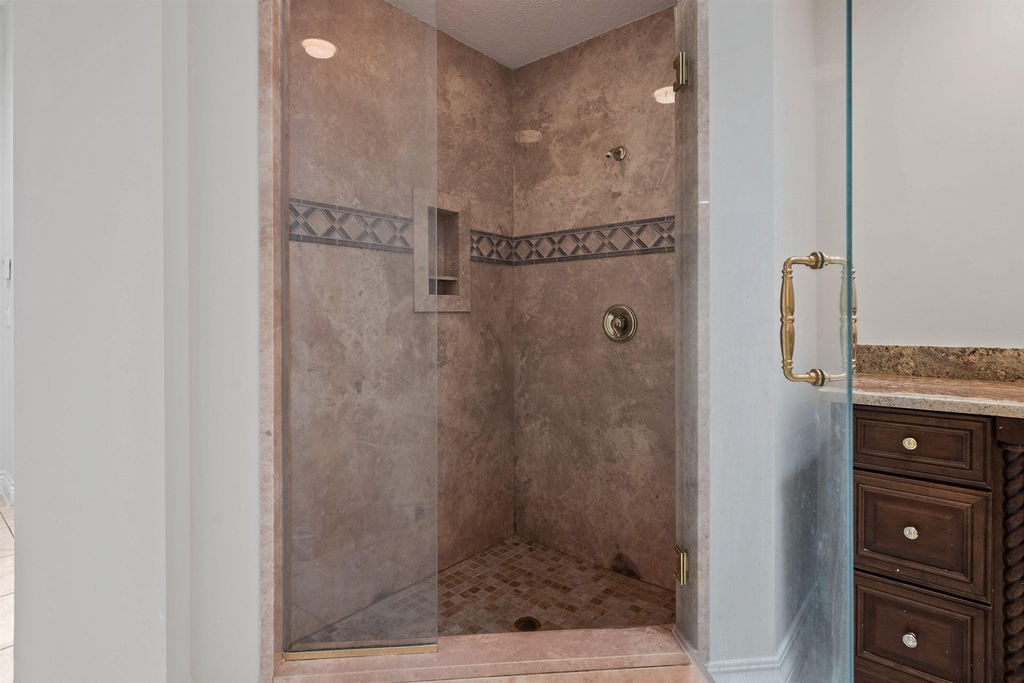 2055 Regents Boulevard - Photo 18