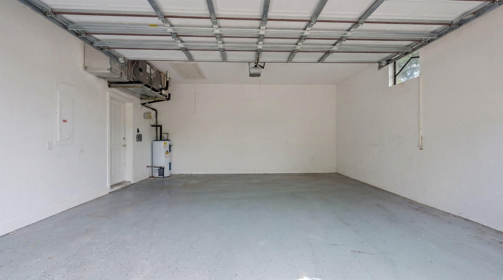 2055 Regents Boulevard - Photo 24