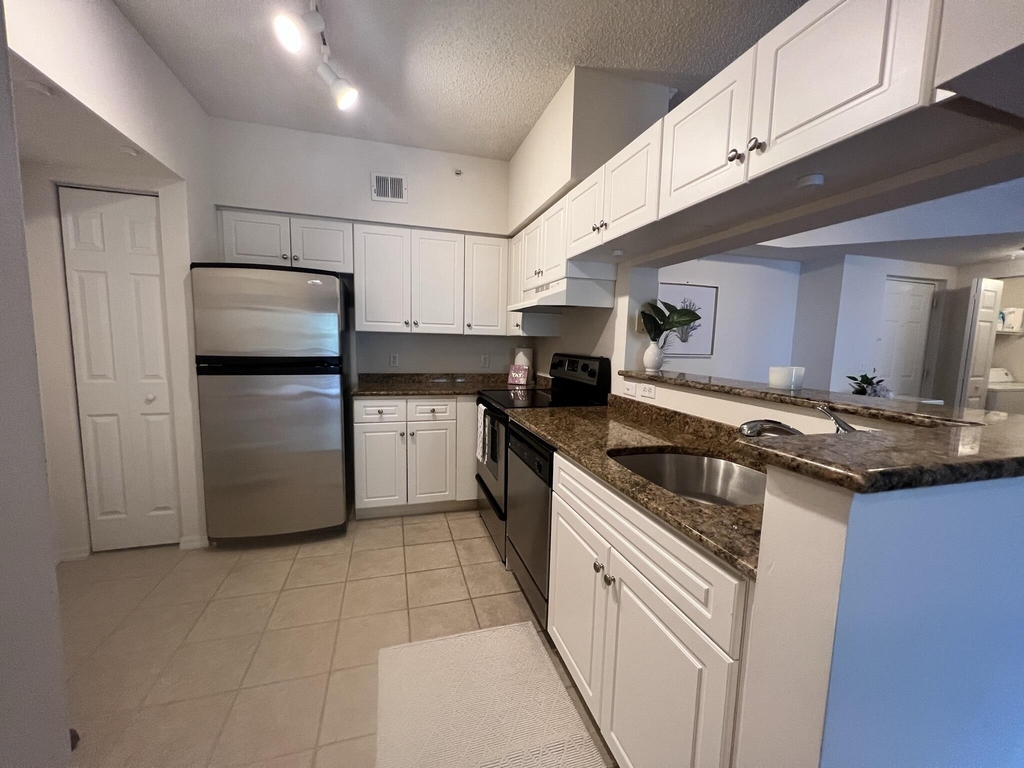 1306 Tuscany Way - Photo 6