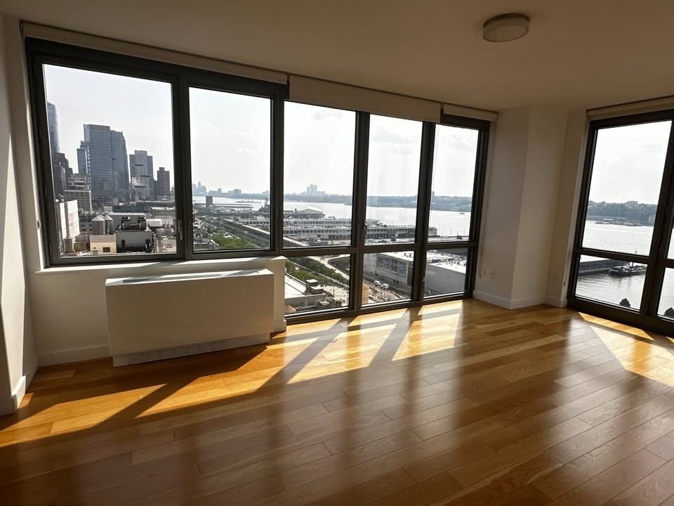 Upper West Side - Photo 9