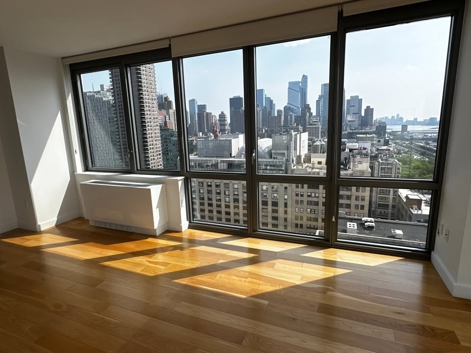 Upper West Side - Photo 8