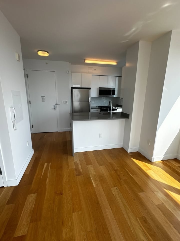 Upper West Side - Photo 6