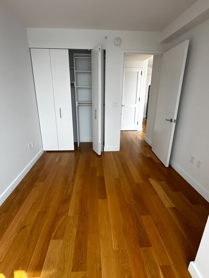 Upper West Side - Photo 17