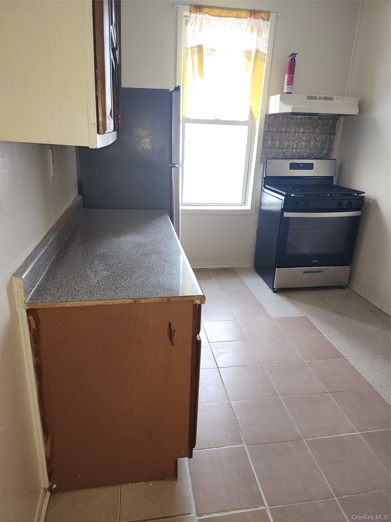 205-11 Hollis Avenue - Photo 2
