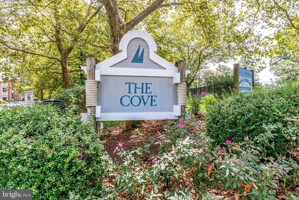 7598 Lakeside Village Drive - Photo 22