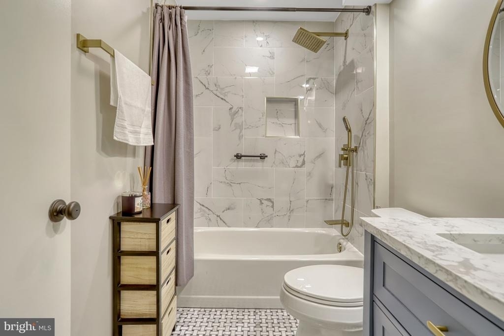 7598 Lakeside Village Drive - Photo 18