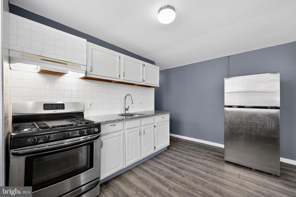 5820 Woodcrest Avenue - Photo 0